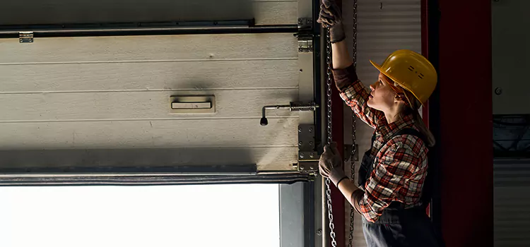 Addressing Common Garage Door Stoppage Issues in Ocoee, FL